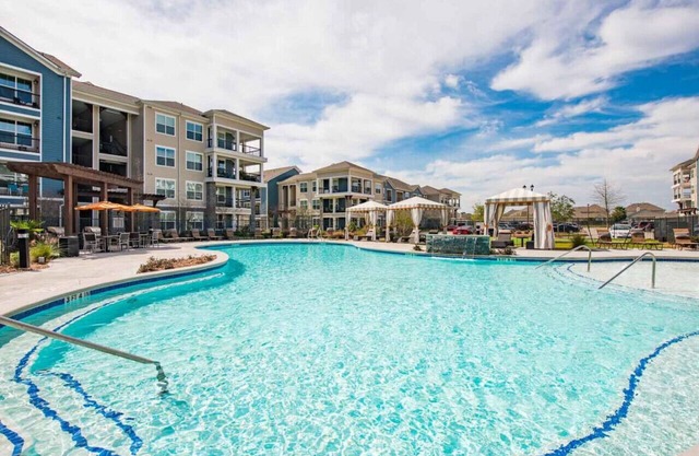 Fully Furnished Pool View Apartment in Tomball, TX
