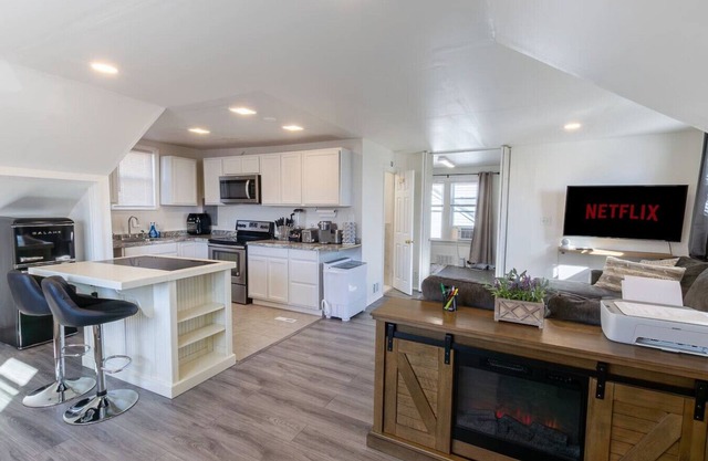 Fully Furnished Private Apartment + 1 Bed/1 Bath + Amenities included