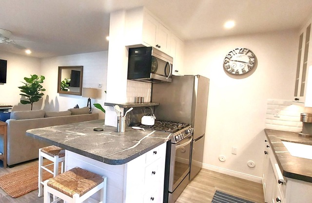 Fully Remodeled Beach Condo - Steps to the beach!