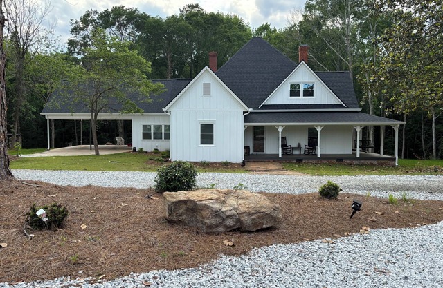 Fully Renovated Farm Home near Clemson and Anderson.