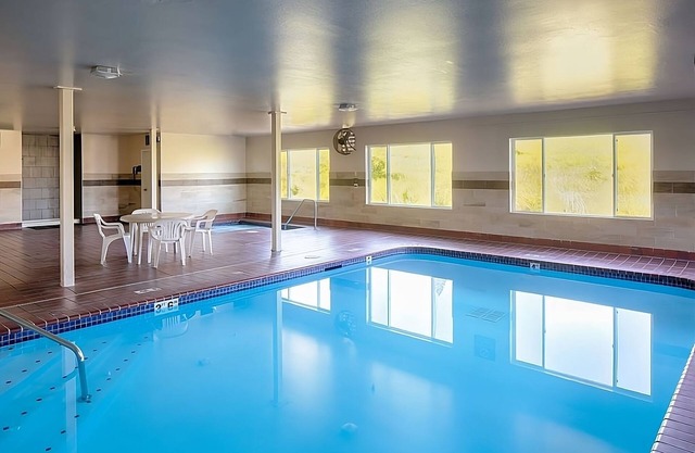 Fun Family Getaway! Free Parking, Pool, Hot Tub & Spa, Nearby Casino!
