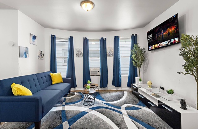 Fun Family getaway - NYC & NWK w/free parking