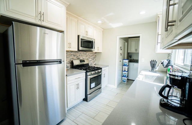 FUN home w/POOL TABLE 12 MILES TO DISNEY