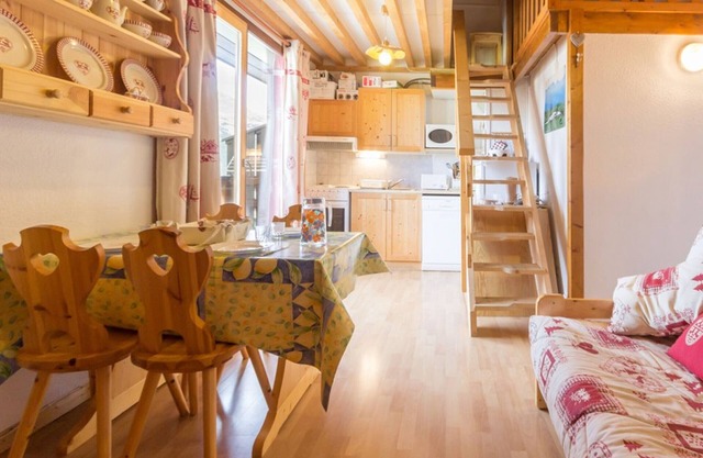Functional Duplex Apartment · Direct Slope Access · Balcony · Parking · Ski Lockers