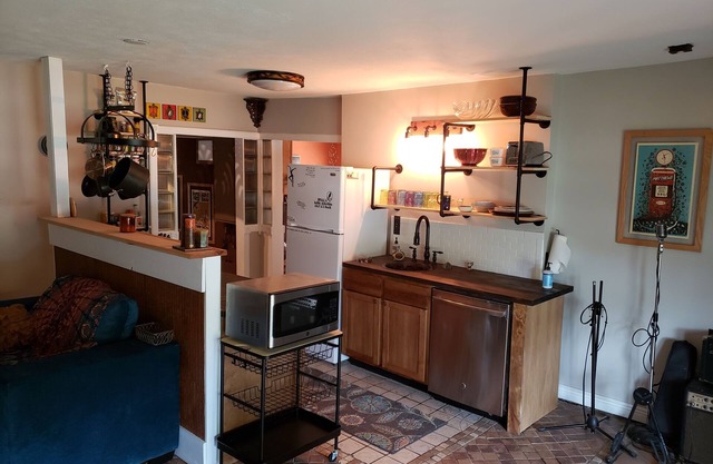Funky musical cottage near Lake Michigan PET Friendly!