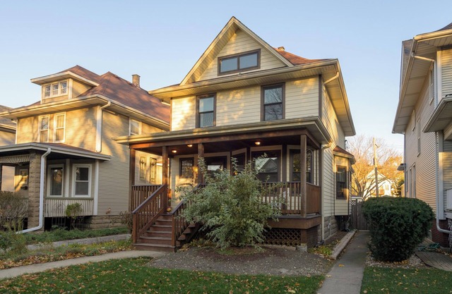 Furnished 2-Bed, 1.5-Bath Home – Old Irving Park – Perfect for Longer Stays!