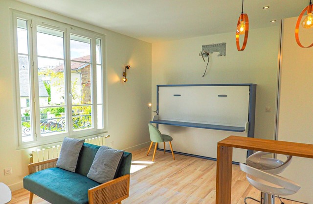 Furnished Luxury Studio close to transport