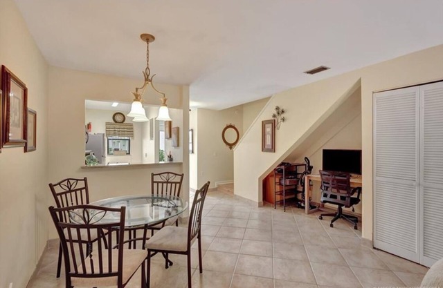 furnished Townhome Across the street from the beach!
