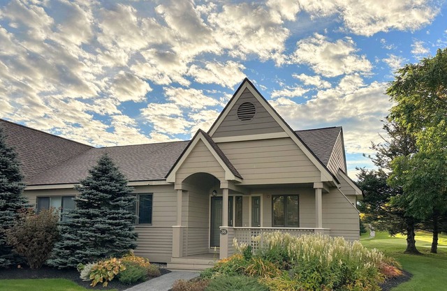 FV38 Bretton Woods golf course single level home, WiFi, walking distance of Mt Washington Hotel