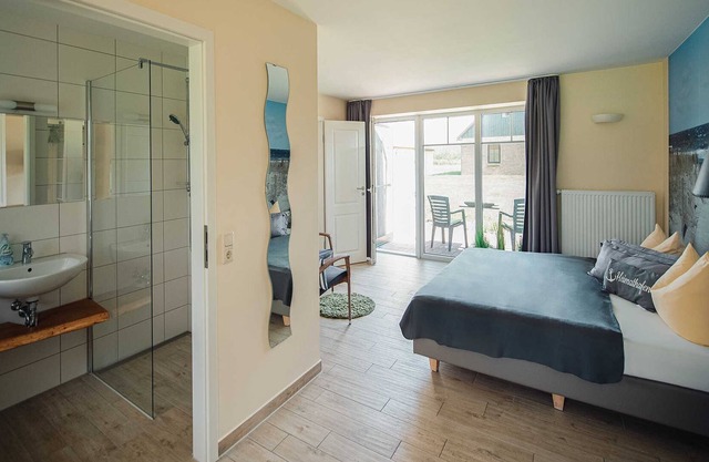 FZ11 / holiday room (24m²; 2 pers.) Terrace, without kitchen - Familien- Ferienhof *** Ostseeland Rerik