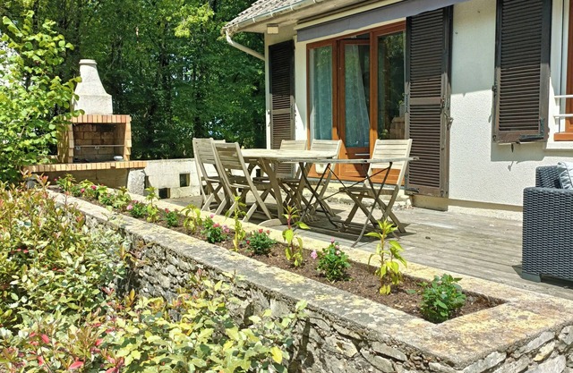 Gîte 9 persons La Maison du Bois, 10 minutes A71, 10 minutes Bourges