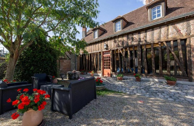 Gîte de charme avec cour et jardin, proche château, cheminée, ping-pong, draps inclus - FR-1-590-2