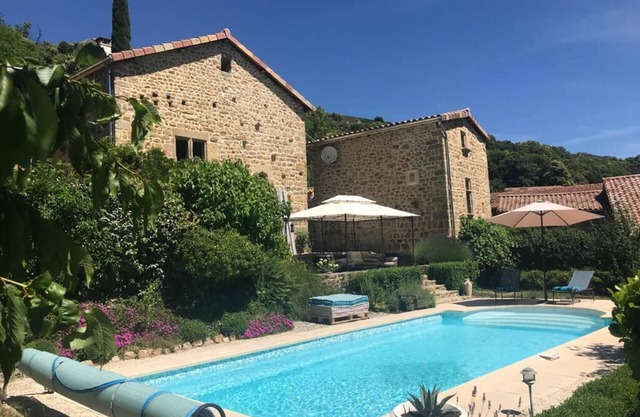 Gîte de charme - The 16th-century Mas L'Essenchaou
