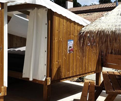 Gîte insolite vue sur le ciel étoilé , cuisine, salle d eau, 2 chambres , proche du zoo de La Palmyre