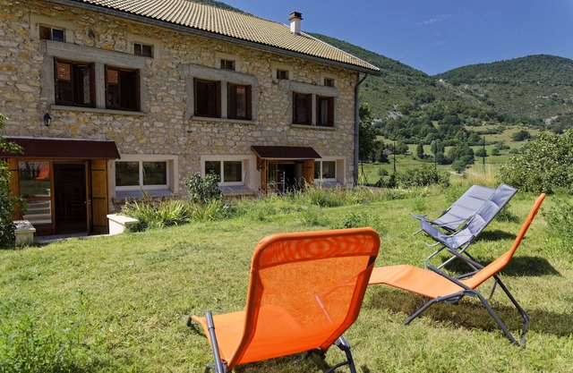 Gîte Les Espelines Pour 15 Personnes à Vassieux en Vercors