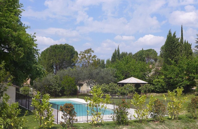 Gîte Marius, shared pool, Nyons