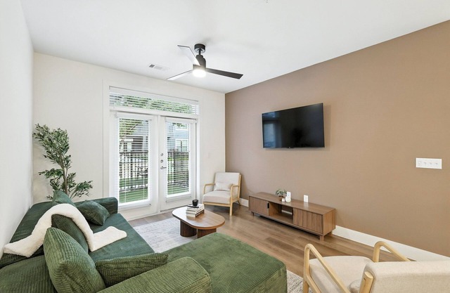 G36 Luxury Living DT Fort Worth 2B2B Resort Style Amenities, Golf Sim