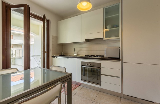 Gaia apartment in San Benedetto del Tronto (AP) for 4 people, only 100 metres from the beach