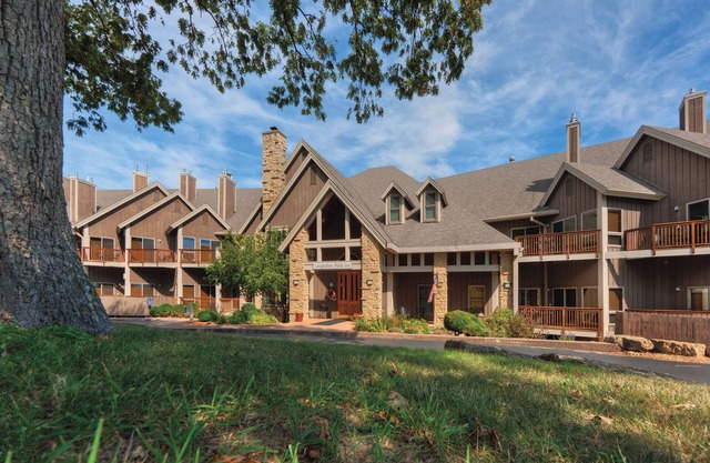 Galena, IL: 1 Bedroom w/Fireplace, Jetted Tub, Resort Pool & Outdoor Activities