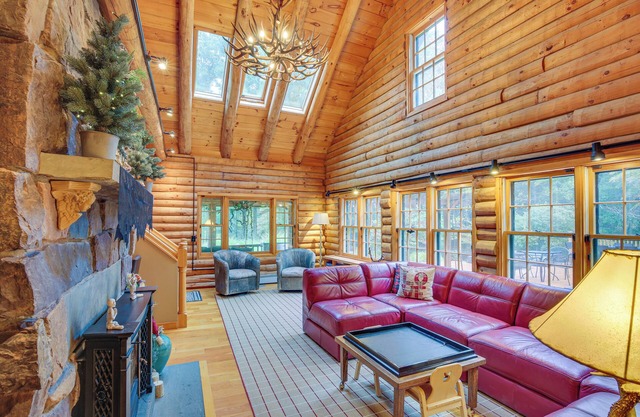 Game Room w/Speakeasy Saloon: Accord Retreat