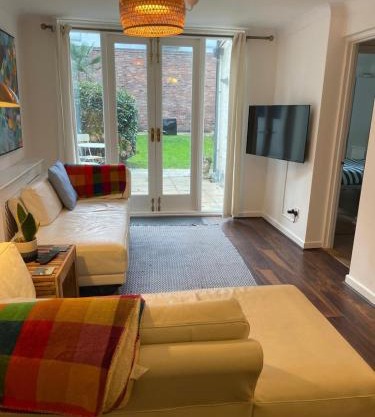 Garden Apartment by the Pier