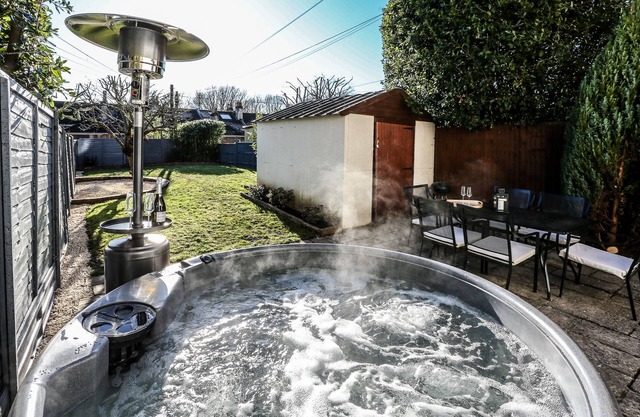 Garden Apartment with the hot tub