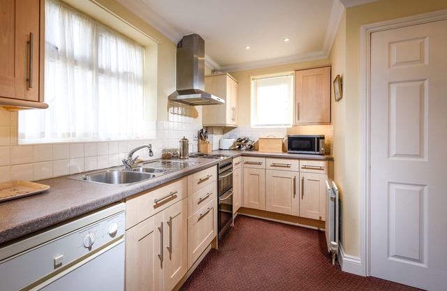 Garden Cottage Ensuite Bungalow with Patio