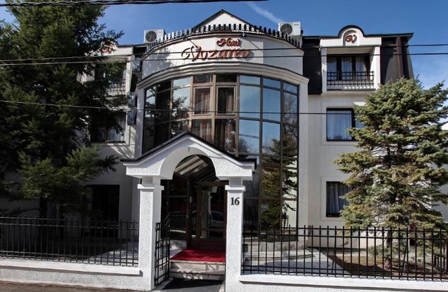 Garni Hotel Vozarev