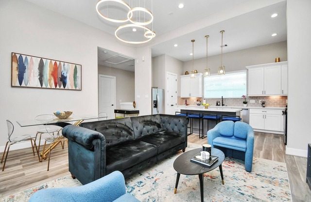 Gated, Comfy & Modern 3 BDR Townhome Centrally located near Airport.