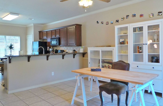 Gateway Getaway ~ Aggieland Vacation Homes