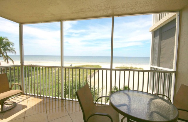 Gateway Villas #295 - Beachfront condo