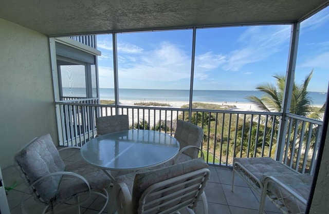 Gateway Villas #299- Beachfront condo