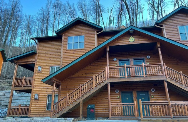 Gatlinburg Fall Foliage Season! October 17-24, 2025