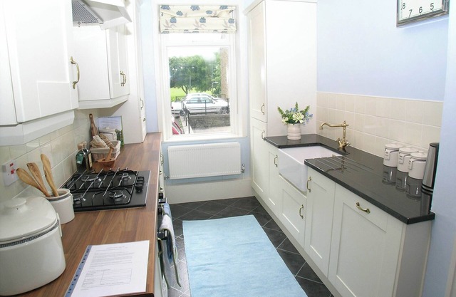 2 bedroom accommodation in Mytholmroyd near Hebden Bridge
