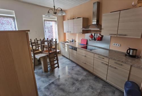 Gemütliche Ferienwohnung In Herrensohr Mit Garten, Grill Und Terrasse