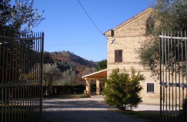 Gem. Garden house with pool, in a fantastic location and fantastic views