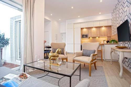 Genteel Home Teodosio