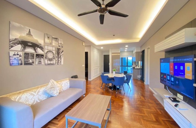 Genting Highlands Vista Superior suite 4R, 4Baths, Up to15pax, Bathtub, Coway, Unlimited WiFi, 65'SmartTV, 2 Private Parking