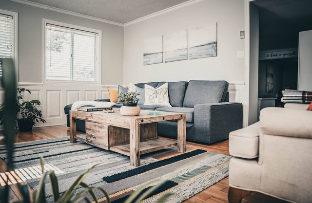 Georgian Bay Escape - Perfect getaway right by the lake. Private deck w/pool.