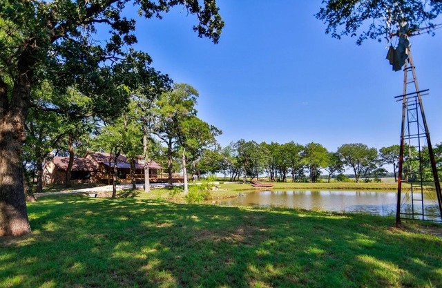 Get away cabin with 4 acres close to town!