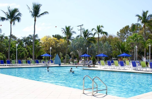Get Ready for Adventure! 2 Great Units, Free Parking, Tennis Courts, Hot Tub