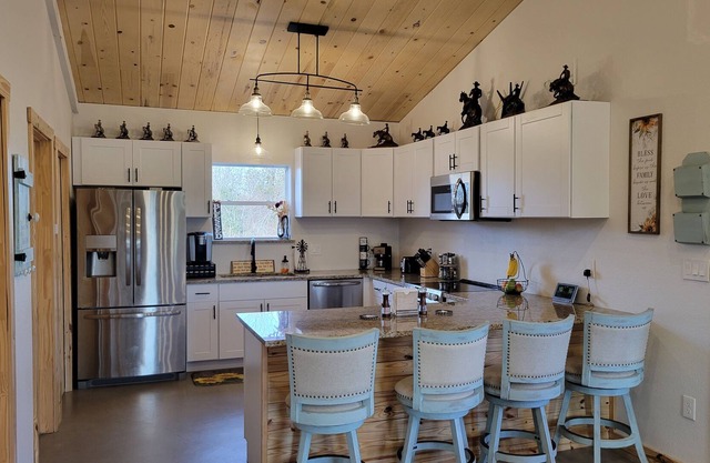 Getaway in a Peaceful Quiet Barndominium