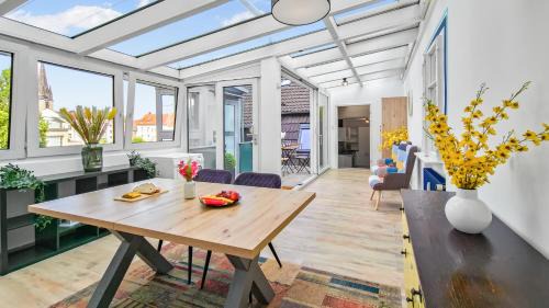 Geteilte Wohnung-Dein Zimmer mitten in der Stadt