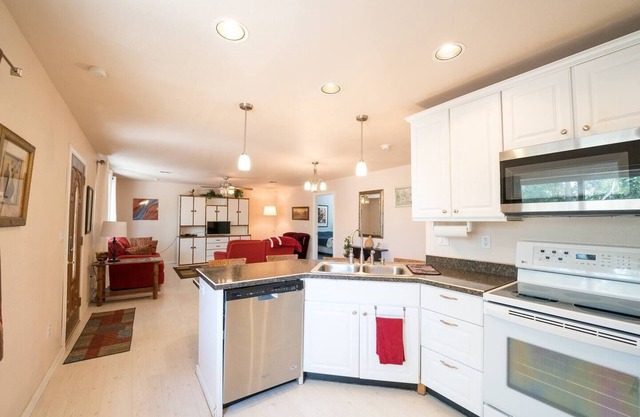 Gila Valley Cottage | Quiet Retreat w/BBQ Patio