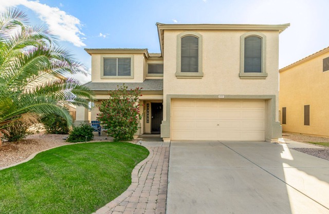 Gilbert Blue Oasis with a gated private pool, Inviting and fun perfect location!