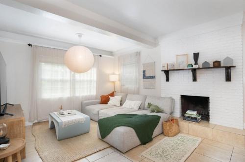 Ginger Home Heated Pool Beach 6mi Pet-Friendly