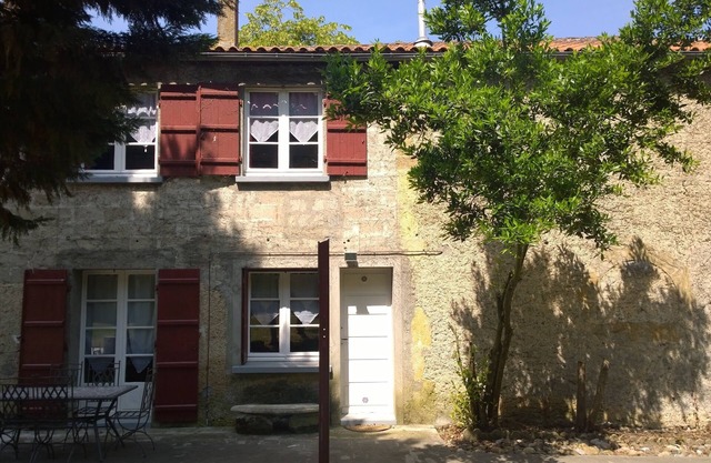 girls cottages Castera THE TIVOLI