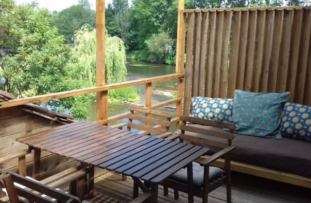 Gîte in a mill on the Dronne in the Dordogne. Direct access to the river