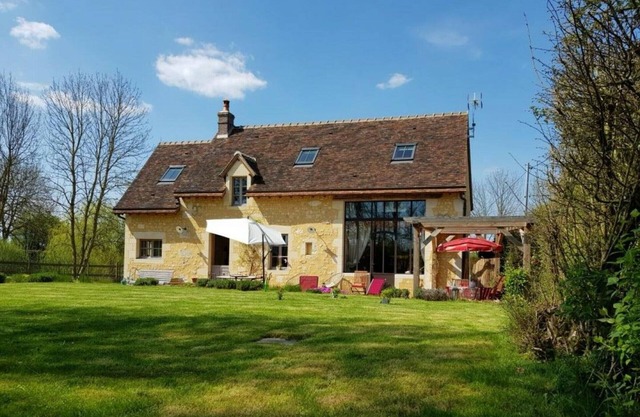 Gite Le Pin-la-Garenne, 3 bedrooms, 8 persons