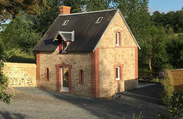 Gîte, private fishing ponds, spa and swimming pool